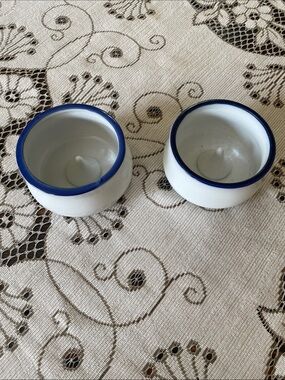 Baskerville White Ceramic Appke Holder with 2 Different Blue Rims - Set of 2